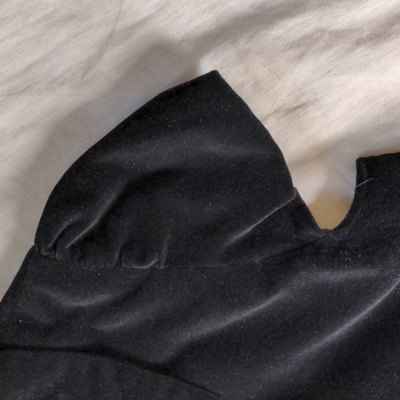 H&M Short sleeve velvet cape - Picture 6 of 6